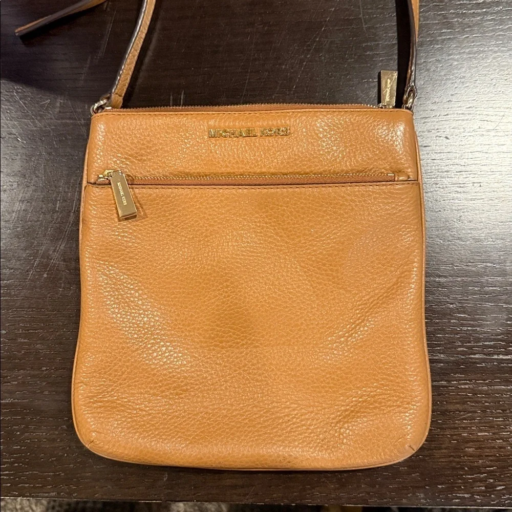 Michael Kors Tan Leather Messenger Bag MK caramel crossbody purse gold designer